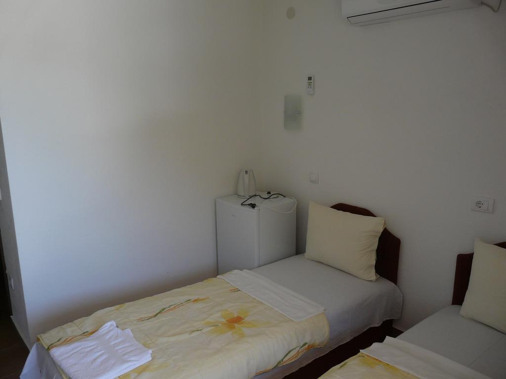 Guest House Jadran Pol Petrovac na moru Exterior foto